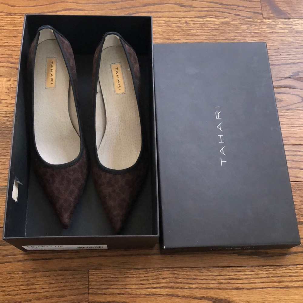NIB Tahari faux suede animal print heels